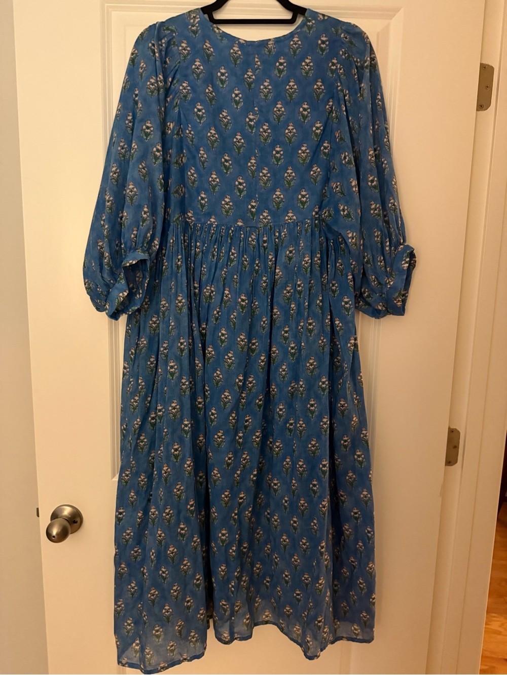Blue Floral V-Neck Midi Dress with Puff Sleeves - Picture 3 of 5